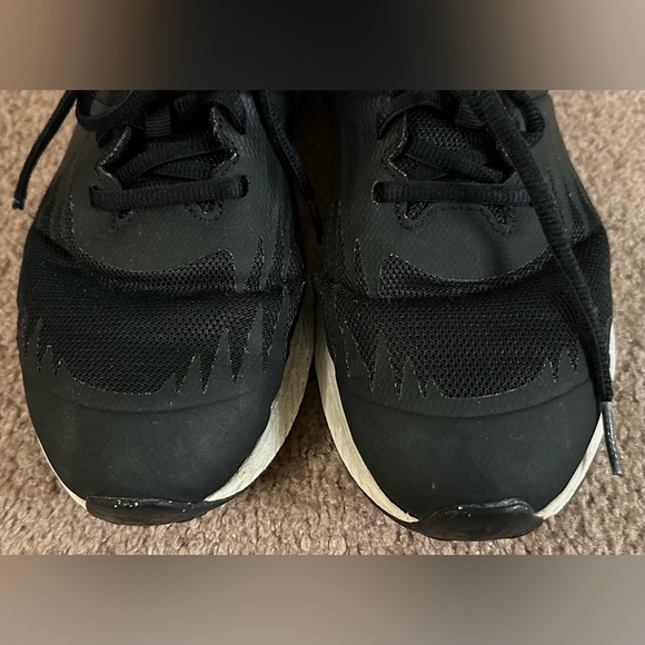 Nike Revolution Girls Athletic Running Gym Shoes Black Pink Sneakers 907254-001 - Picture 4 of 13